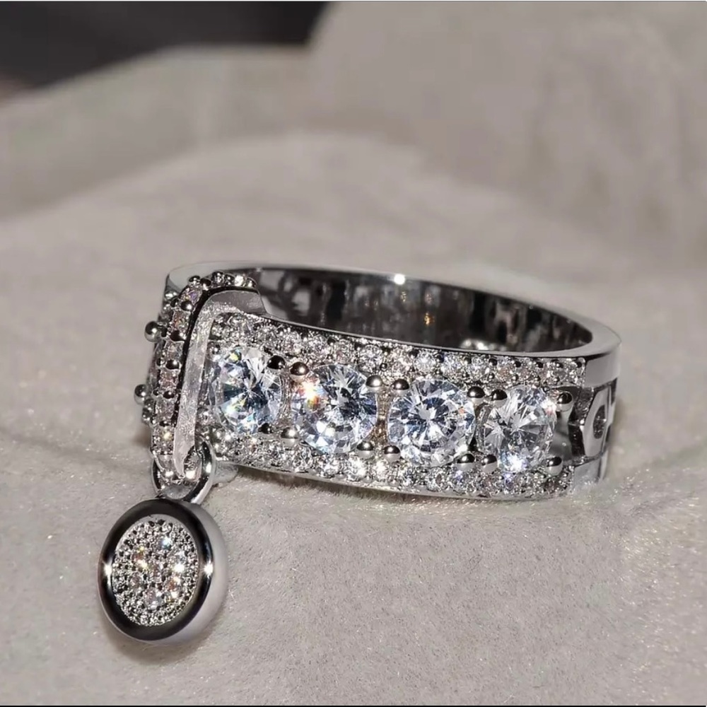 🎉Cynthia Drop Ring in White Gold